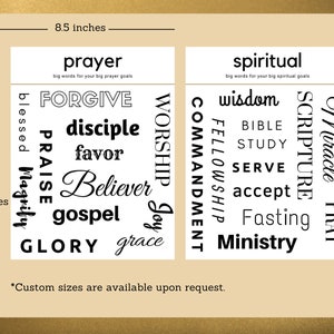 Pu&ograve; includere: Due carte bianche con testo nero. La carta a sinistra ha le parole "prayer", "forgive", "disciple", "believer", "gospel" e "glory" stampate su di essa. La carta a destra ha le parole "spiritual", "wisdom", "bible", "study", "serve", "accept", "fasting" e "ministry" stampate su di essa. Entrambe le carte misurano 8,5 pollici di larghezza e 11 pollici di altezza.