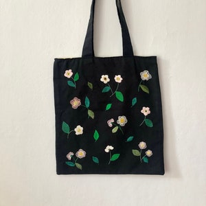 Hand embroidered shopping bag 100% cotton image 2
