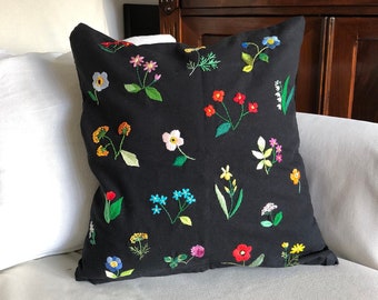 Hand embroidered 100% cotton pillowcase 35 x 35 cm + pillow