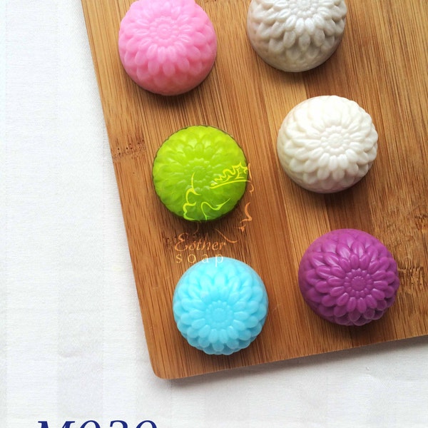 M039- HOT ITEM! 15 cavity MINI Chrysanthemum flower Soap Silicone molds moulds chocolate cake soap mold embeds