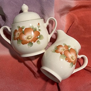 Sweet set of sugar bowl and creamer by Keltcraft
