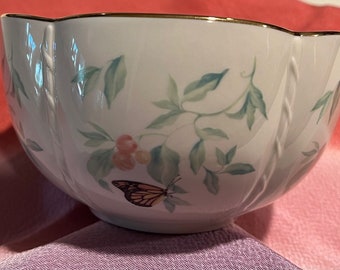 Lovely Lenox Morningside Cottage bowl