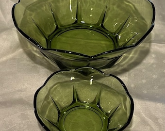 Vintage set of two green glas bowls