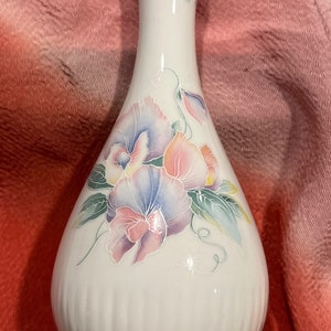 Aynsley Little Sweetheart bone china vase