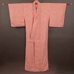 Used Japanese Kimono Robe - Vintage Kimono with Charming Floral Motif - Authentic Traditional Japan Kimono