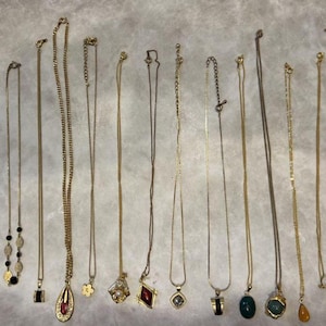 Vintage & Pre-owned Necklace Set of 17 / Statement Necklaces / Mixed Jewelry Collection / Y2K Aesthetic Fashion Jewelry