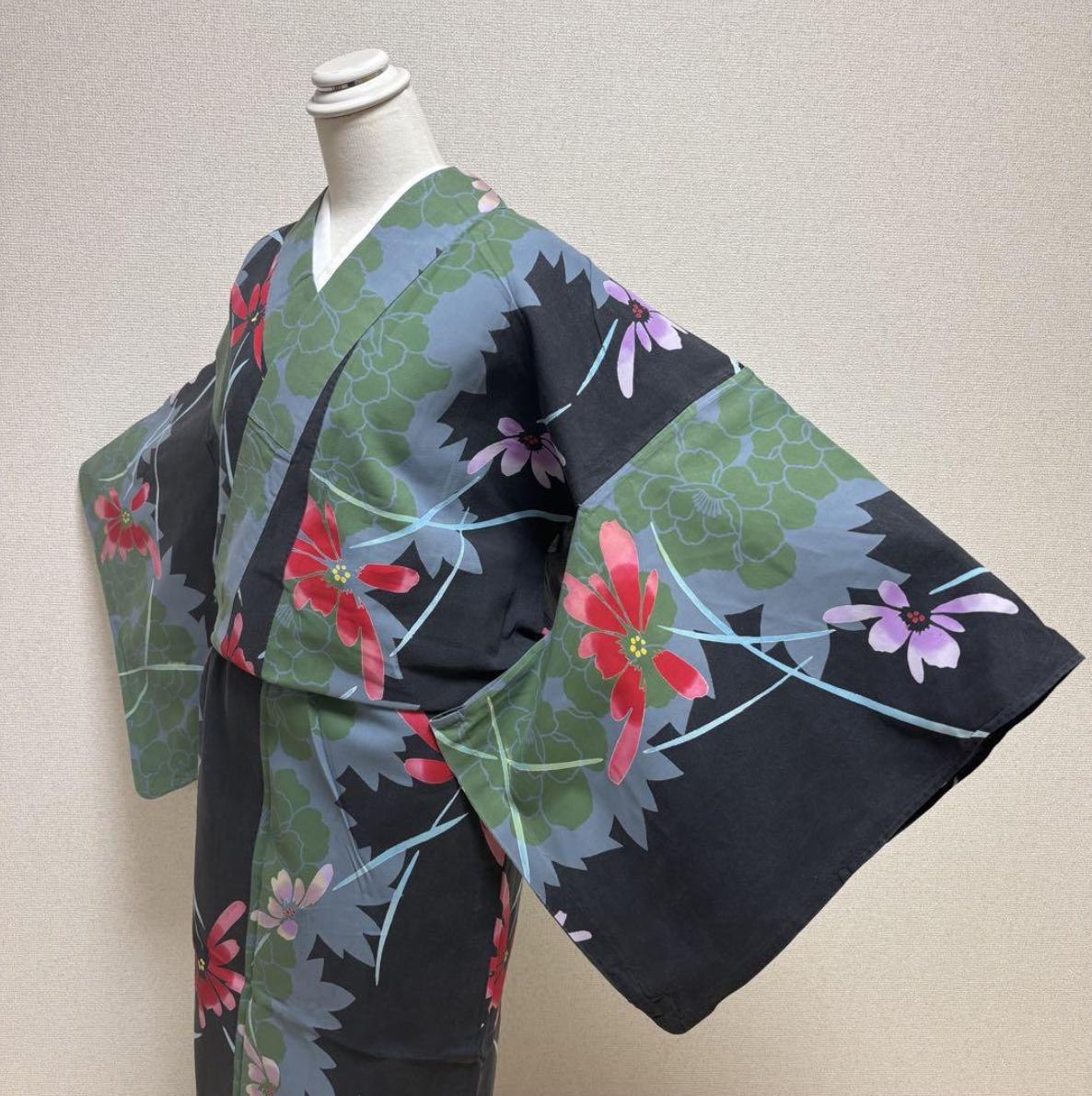 Used Japanese Yukata – Black Cotton Summer Kimono with Bold Peony Floral Pattern – Fireworks Festival Wear – 156cm