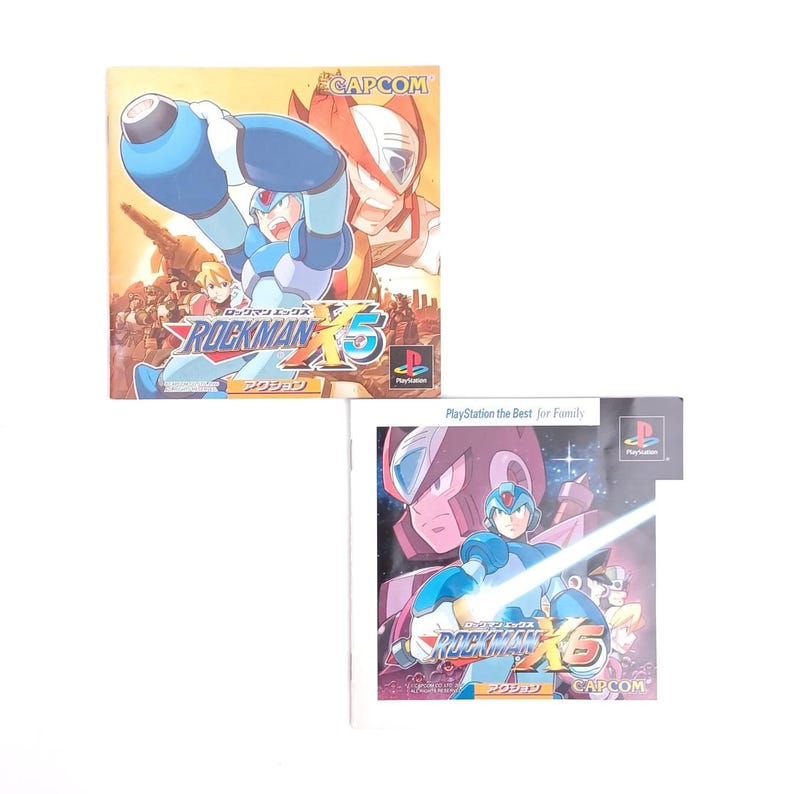 Puede incluir: Dos portadas de videojuegos para Rockman X5, un personaje de robot azul aparece en ambas portadas. La primera portada es para la consola PlayStation y la segunda portada es para la consola PlayStation 2. Ambas portadas presentan el texto "Rockman X5" y el logotipo de Capcom.