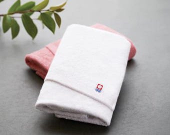 Imabari Face Towel Set – 2 Sakura Pink & White Towels – 100% Cotton – Made in Japan – Luxury Gift for Any Occasion – 29.5×13.4in / 75×34cm