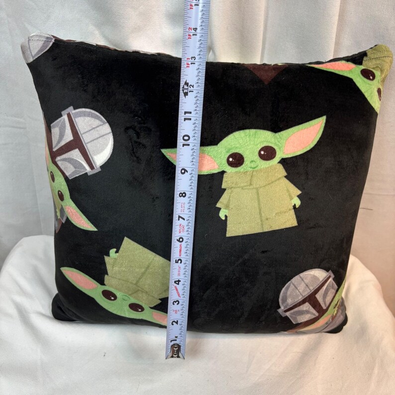 Star Wars Mandalorian Grogu Baby Yoda Plush Pocket Pillow Handcrafted Blk 14x14 afbeelding 6