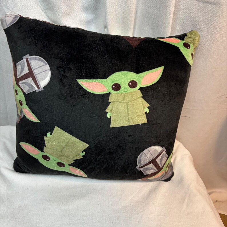 Star Wars Mandalorian Grogu Baby Yoda Plush Pocket Pillow Handcrafted Blk 14x14 afbeelding 4