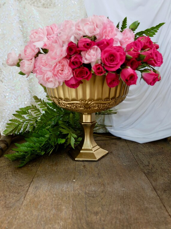Gold goblet centerpiece Outlet