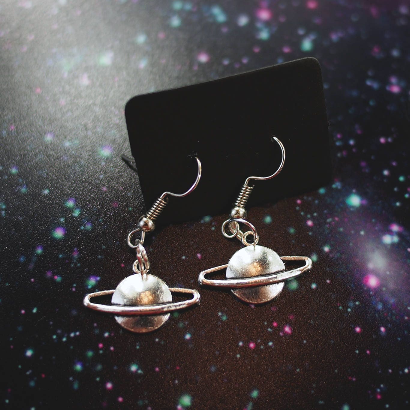 Saturne planète Boucles d'oreilles Tibet Argent Charme Boucles D'oreilles Charme Boucles d'oreilles pour son 