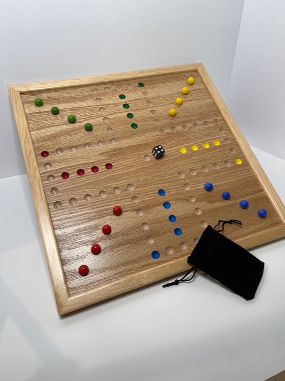 Jeu de solitaires en bois fait main avec billes et finition acajou