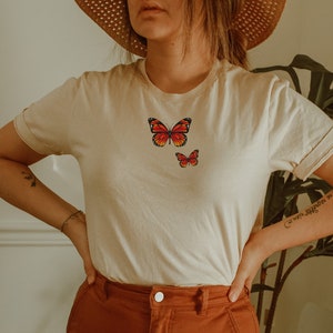 Butterfly Shirt Trendy Monarch Tee Cute Butterflies TShirt Retro Animal Graphic Top Womens Boho Aesthetic Tank Teen Girl Gift Vintage Nature