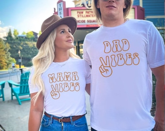 Dad Vibes Shirt Groovy Mama Tee Boho Mom Top Men Hippie Daddy Tshirt Retro Mommy Apparel 70s Pregnancy Reveal Matching Parent Birthday Party