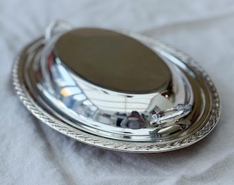 Bandeja para servir con tapa plateada estilo mediados de siglo