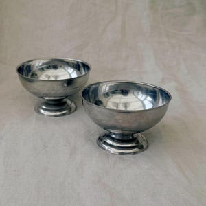 Cuencos de postre vintage de acero inoxidable de mediados de siglo (juego de 2)