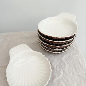 Vintage Ceramic Shell Dishes (SOLD INDIVIDUALLY)