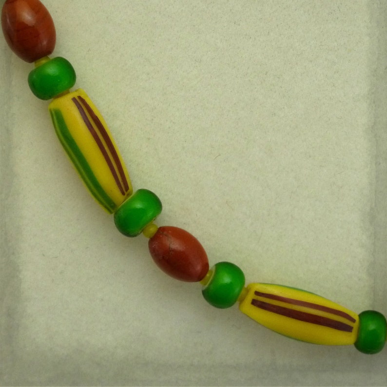Red /& Green Trade Bead Necklace and Earrings Hippie Jewelry Set Antique beads Vintage yellow seed beads White hearts Jasper Yellow