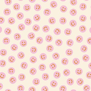 Könnte beinhalten: Ein sich wiederholendes Muster aus rosa Smiley-Gesichtern auf cremefarbenem Hintergrund. Jedes Smiley-Gesicht hat einen einfachen, orangefarbenen Mund und Augen. Das Design ist gleichmäßig verteilt und erzeugt eine fröhliche und verspielte Ästhetik.