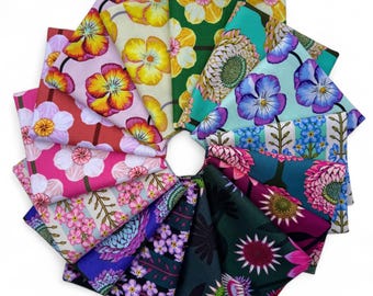 Fat quarter bundle of Iconic by Anna Maria Parry -- Fat Quarter Bundle of 15