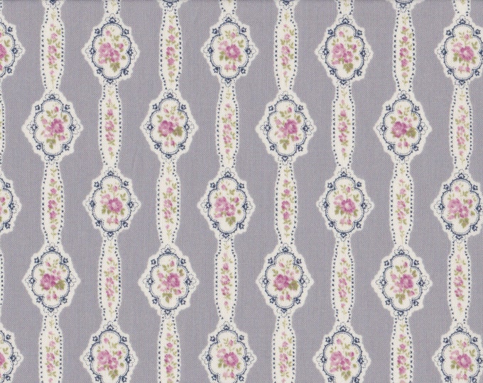 Japanese cotton fat quarter by Yuwa - Floral garlands in grey
