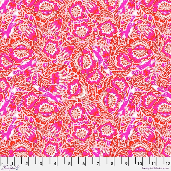 Tiny Beasts Out Foxed Glimmer - Tula Pink - PER QUARTER METRE Tiny Beasts Out Foxed Glimmer - Tula Pink - PER QUARTER METRE