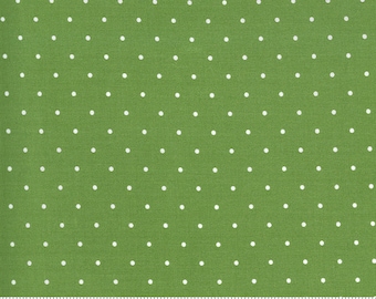 Sunday Stroll -- Sweet Dot in Green (55226 20) by Bonnie and Camille for Moda -- Fat Quarter