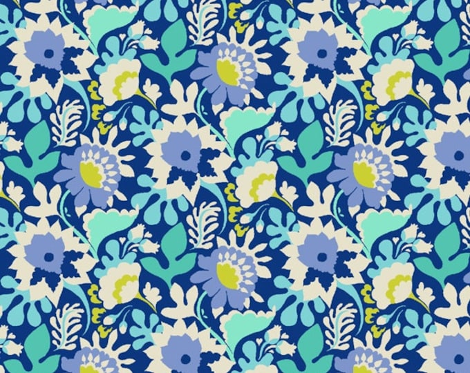 Eden by Sally Kelly for Windham Fabrics - Fat Quarter of 52811-4 Flower Trail in Periwinkle
