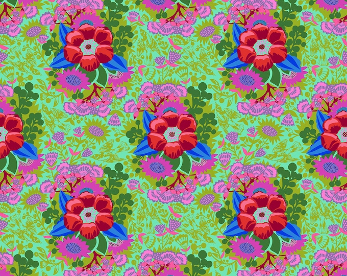 Overdressed by Anna Maria Parry -- Fat Quarter of AMT150- 72C Centerpiece in Limerick