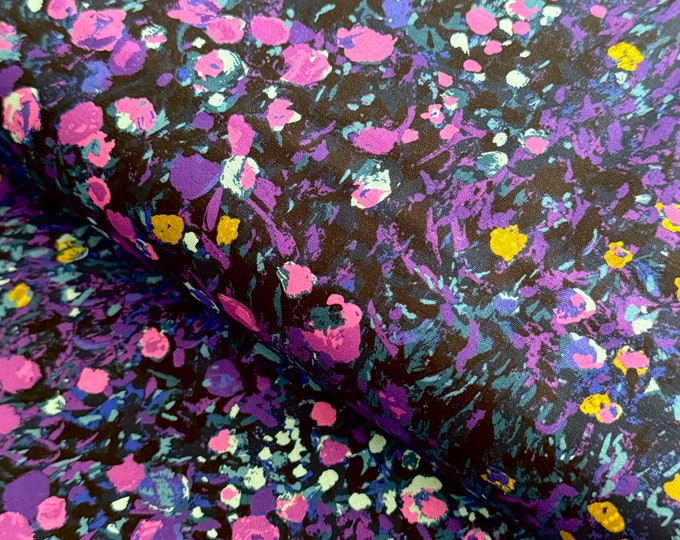 Painterly Petals by Robert Kaufman- Fat Quarter of SRKD-19149-9 Navy