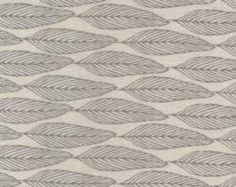 Ella's Backings--Leaf in Grey - 25 cm Increment