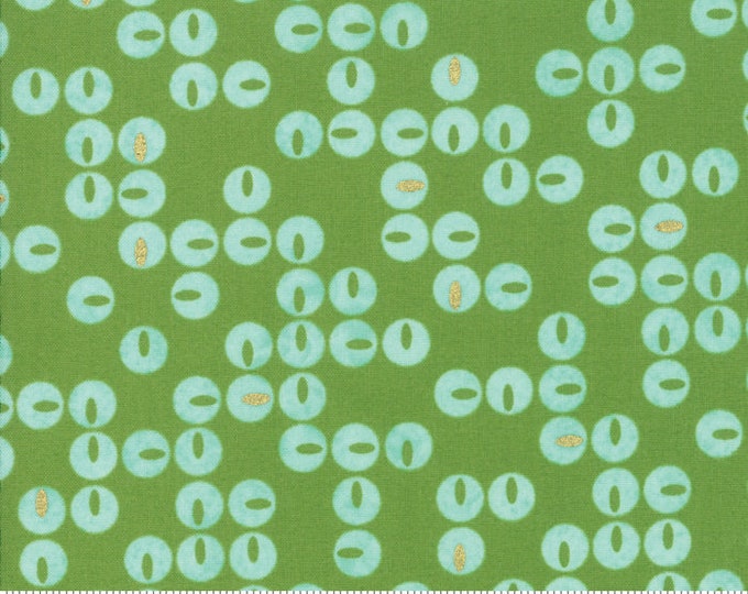 Day in Paris. -- Metallic Twinkle in Grass (1683 15M) by Zen Chic for Moda -- Fat Quarter