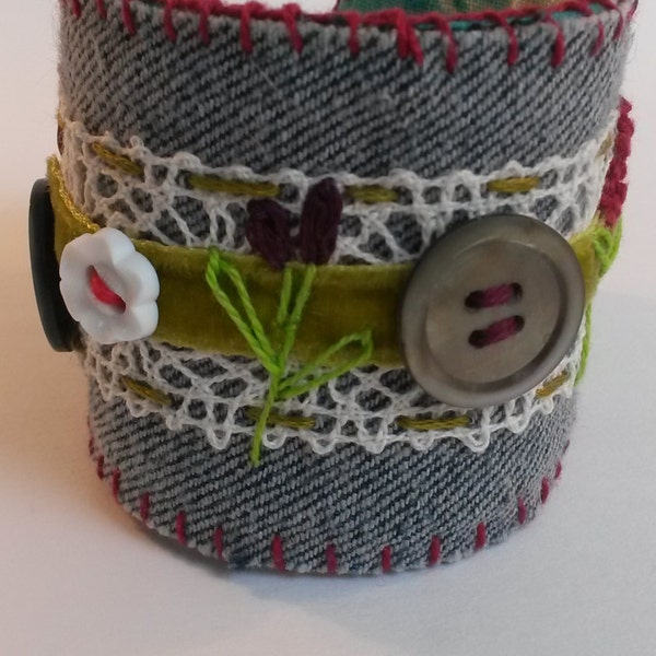 Jewellery/Cuff Embroidered