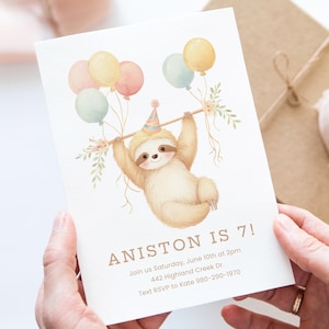 Faire-part d'anniversaire de paresseux, invitation de fête Corjl modifiable, paresseux suspendu avec des ballons, modèle animal aquarelle, téléchargement immédiat pour les enfants