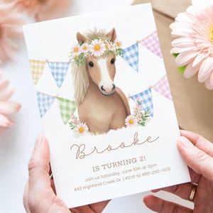 Faire-part d'anniversaire poney pour fille | Modèle Corjl d'invitation de cheval modifiable | Fête florale à la ferme à imprimer | Carte cow-girl country western