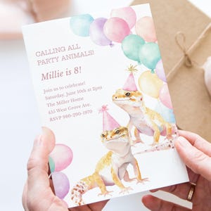 Convite de aniversário de lagartixa-leopardo, convite de festa editável com balões, modelo de aniversário de réptil para meninas