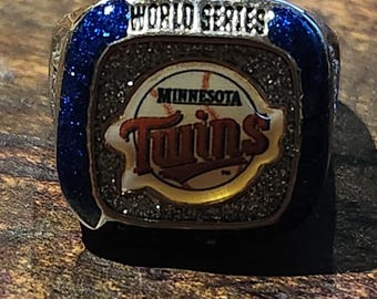 Vintage Replica MINNESOTA TWINS World Series Champions Ring.