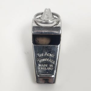 Silbato clásico Acme "Thunderer". Profesor de gimnasia. Policía. Árbitro.