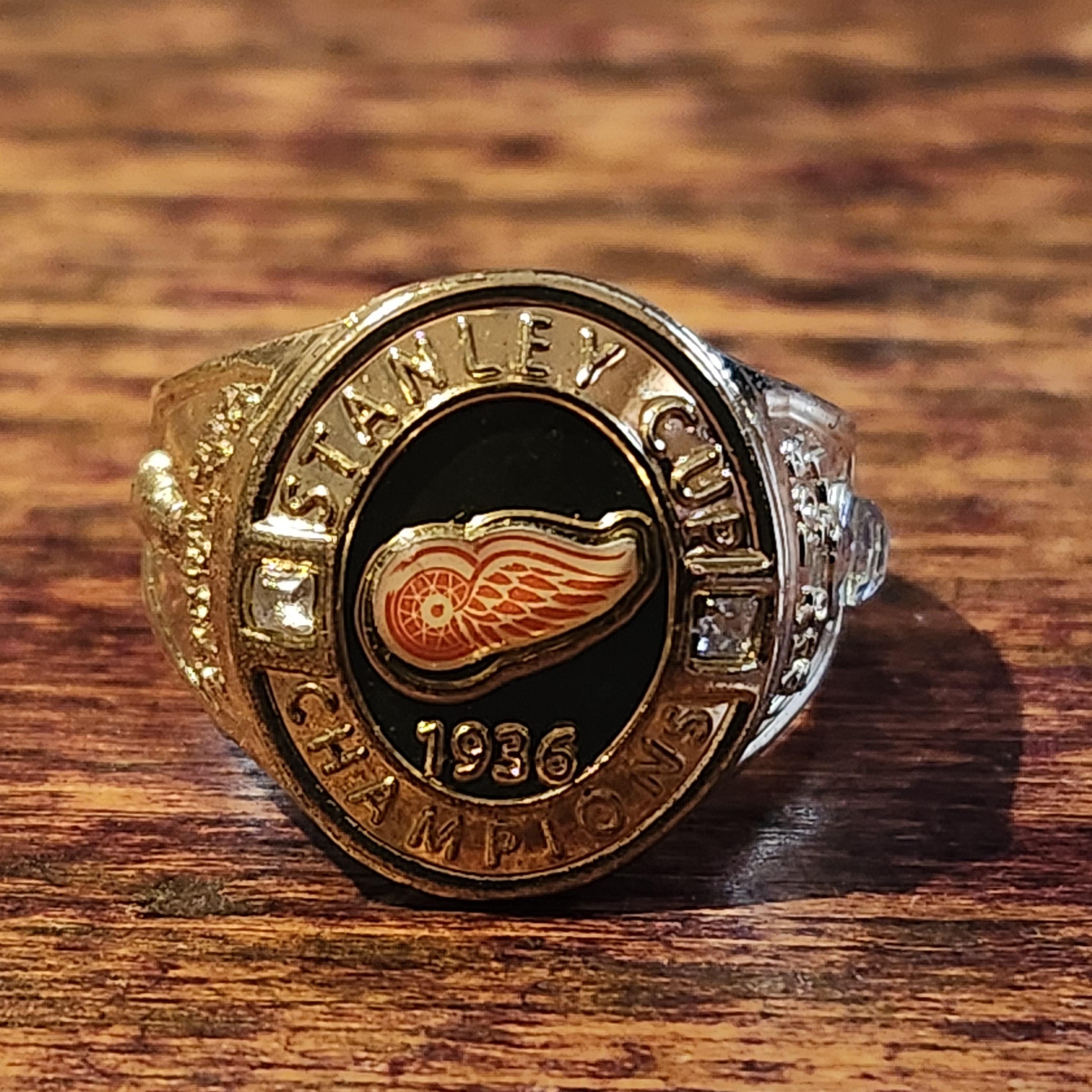 Vintage Replica Stanley Cup Champions Ring. Detroit Red Wings 