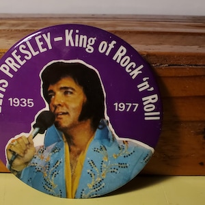 Vintage Elvis Presley Pin/Button