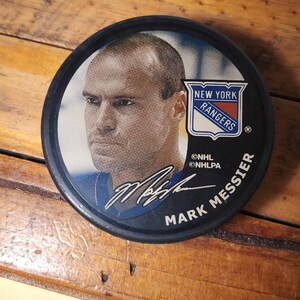 Vintage Mark Messier New York Rangers Photo Puck InGlasco