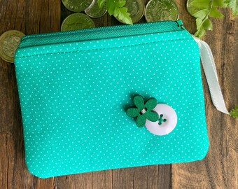 Monedero de tela turquesa hecho a mano Cartera de dinero con cremallera irregular Lunares y botón de flores Bolsa de tarjeta acolchada y forrada Idea de regalo de vacaciones