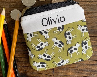 Monedero de tela con diseño de vaca y cremallera personalizado hecho a mano, monedero de granja para niños y niñas, bolso de regreso a la escuela verde con nombre personalizado