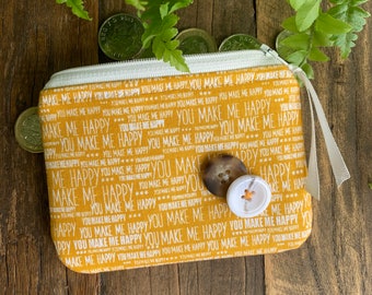 Monedero de tela You Make Me Happy hecho a mano Monedero de dinero mostaza con botones Bolsa de tarjeta acolchada y forrada Cumpleaños o idea de regalo de agradecimiento
