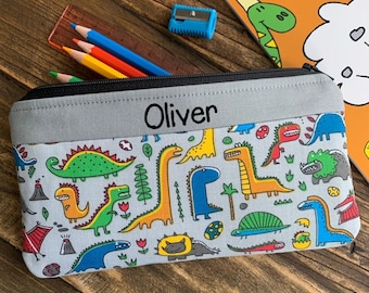 Estuche de tela personalizado con diseño de dinosaurio, hecho a mano, para la escuela, con cremallera, para niños, con cualquier nombre, para regalo de papelería, para niños y niñas.