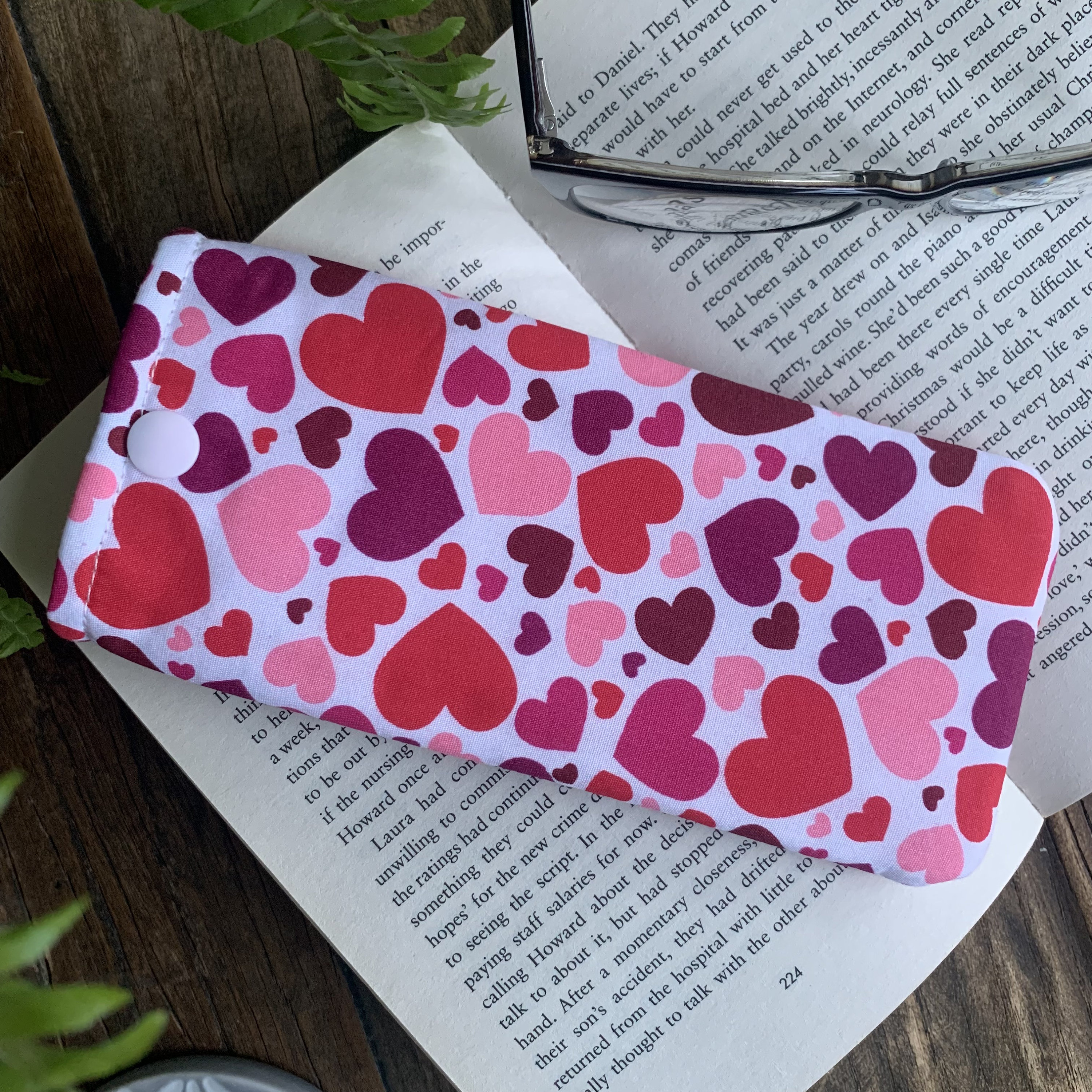 39 Best Eyeglasses Cases: Stylish and Protective Options for Your Eyewear 27 Handmade fabric glasses case Hearts sunglasses snap pouch Spectacle…