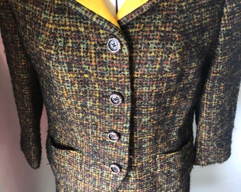 60er jahre sz 8/10 Boucle Wollrock Set. Jacke und Bleistiftrock. Klassisch. Atemberaubende gelbe und tweed Office Wear. Adrette. Maßgeschneidert von HAndmacher