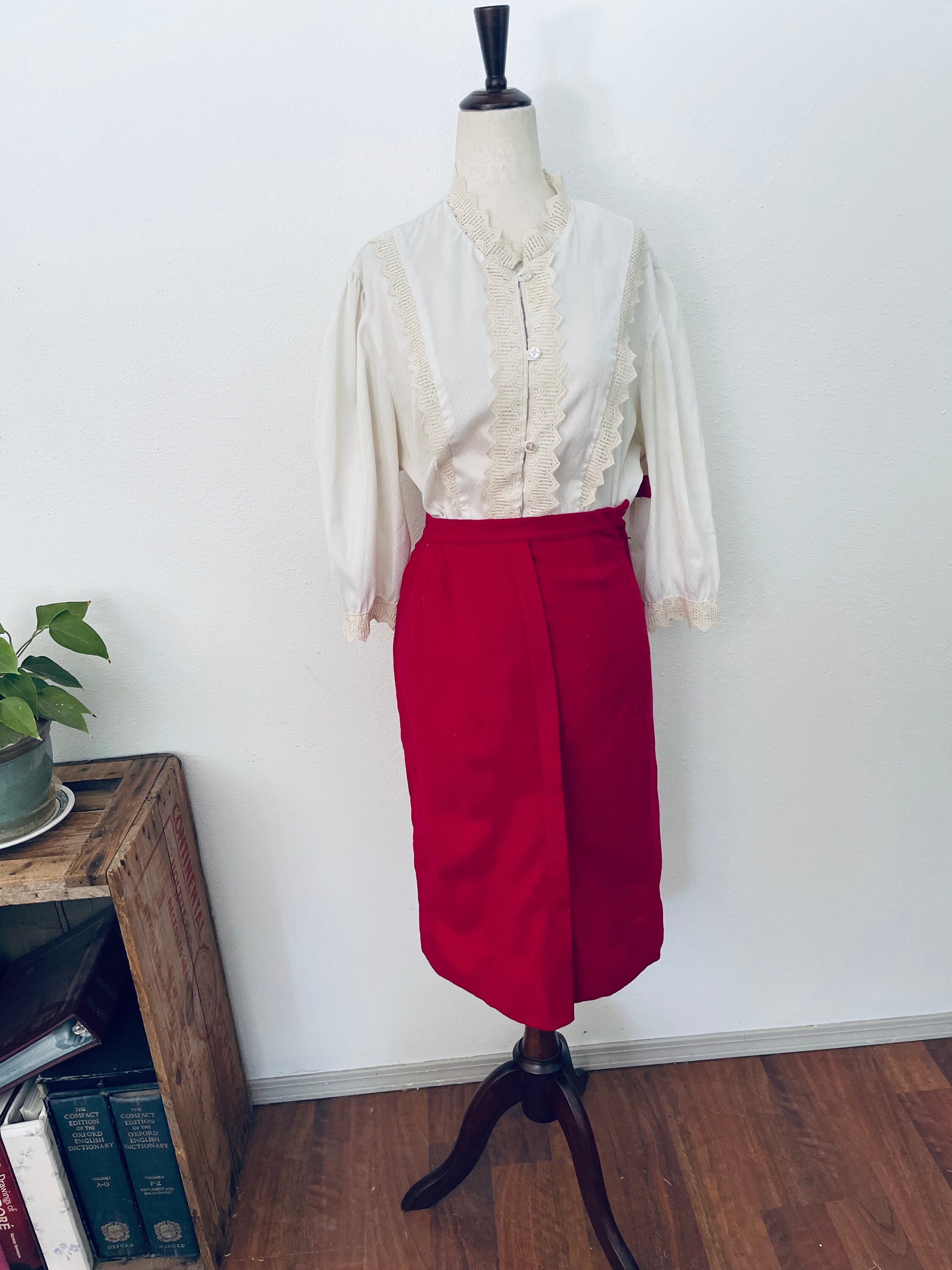 1950s1960s Metal Zip Red Jantzen Skirt. Side Zip. Shift